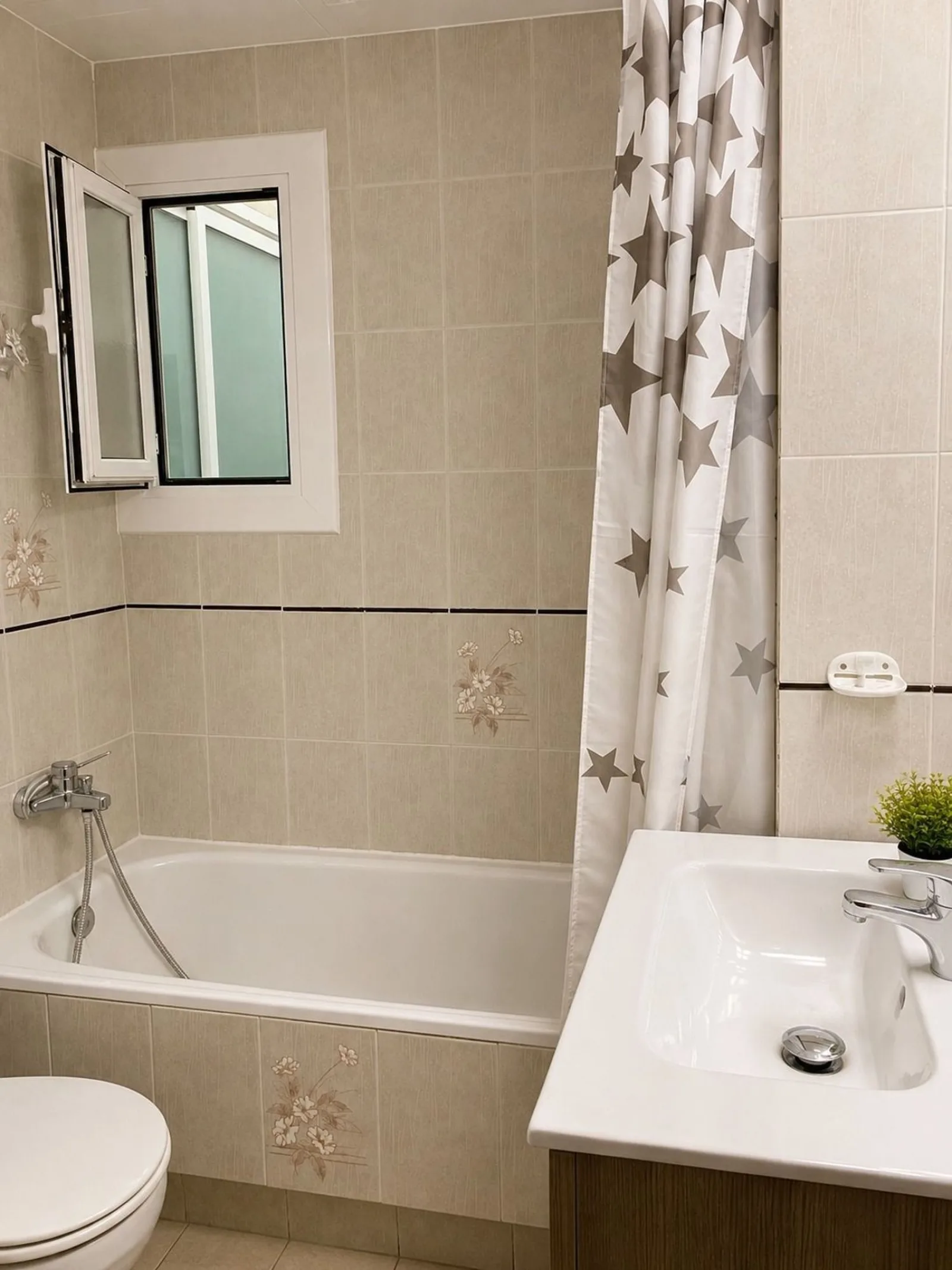 Foto Baño de Piso de 90 m2, 3 hab y 2 baños en Tarragona - Venta