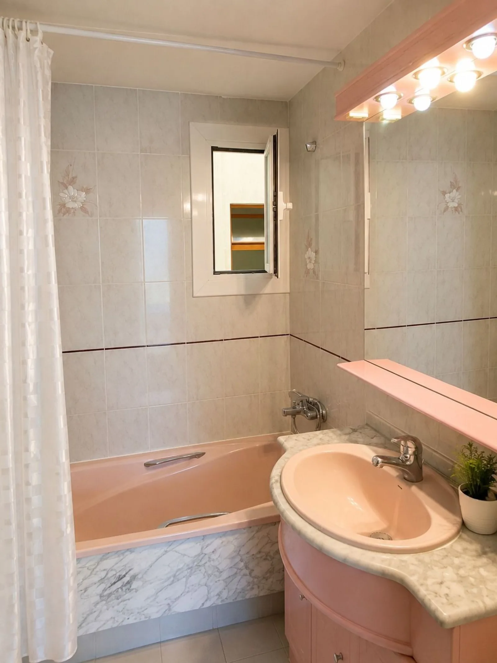 Foto Baño de Piso de 90 m2, 3 hab y 2 baños en Tarragona - Venta